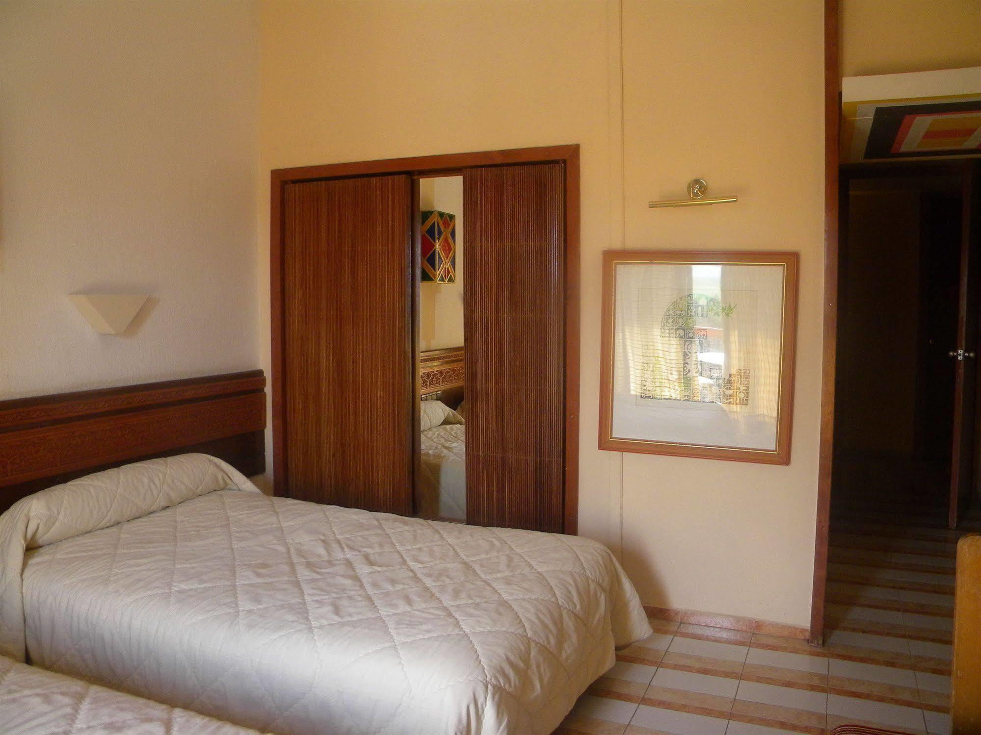 Hotel Sidi Harazem Exterior foto